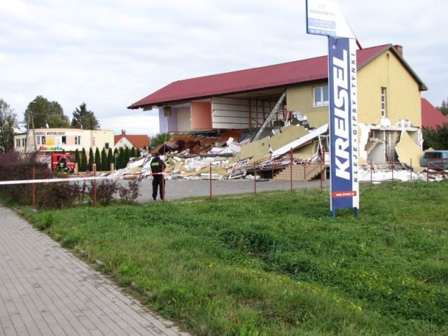 Wybuch gazu w budynku handlowo-mieszkaniowym